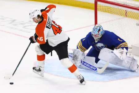 Knuble scores 2, Flyers dump Sabres 3-1